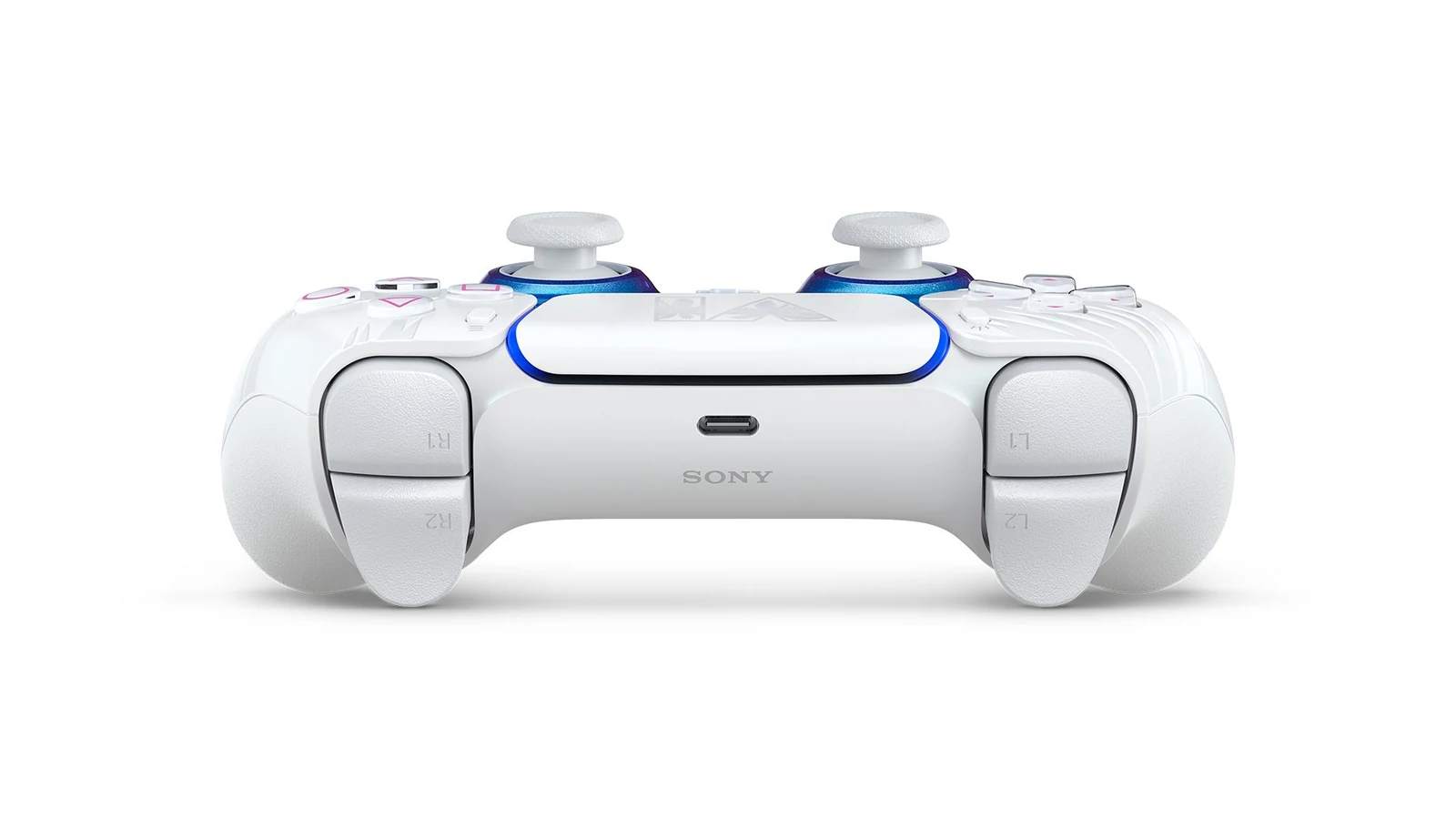 Vista dall’alto del controller DualSense bianco di GTA VI, con grilletti e porta USB.